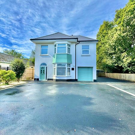 5 Bedroom House - Large Garden With Hot Tub - Sleeps 11 - Close To Beach - Free Parking Bournemouth Exterior photo